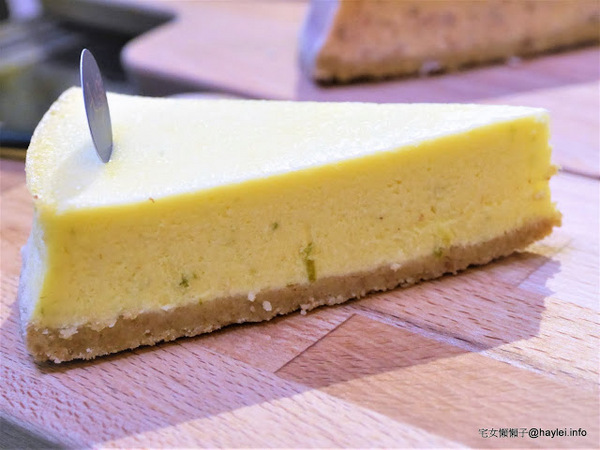 Aluvbe Cakery-Taipei/艾樂比台北店:Aluvbe Cakery-Taipei/艾樂比台北店-深埋巷弄的精緻美味/推薦芒果玫瑰慕斯蛋糕、重乳酪蛋糕、可麗露-果粉必訪名店/蘋果歷代產品都在這裡,品評舊果憶當年