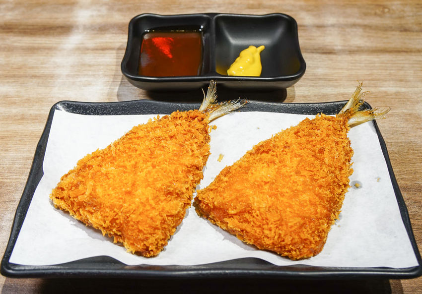 [高雄]大海拉麵-超爆量青蔥滿滿豚骨拉麵!自熬不油膩博多風豚骨湯頭 - 美食好芃友