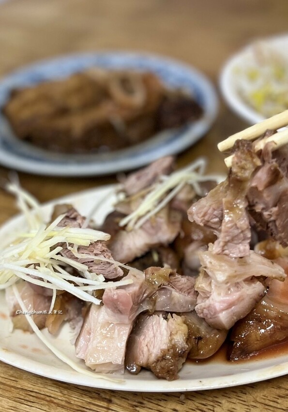 基隆【長腳麵食】乾麵+豬腳+扁食，在地人都這樣吃 !