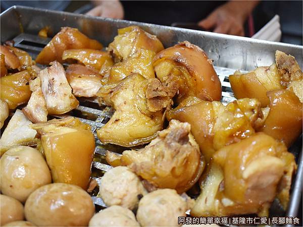 長腳麵食06-豬腳.JPG