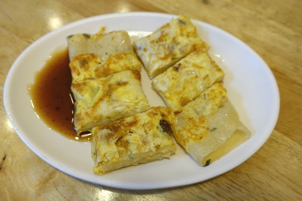 麥町吐司工房(寶興店)‧獨家蛋餃子配上中秋烤肉捲餅，傳統又有新意的早餐吃不膩!!!