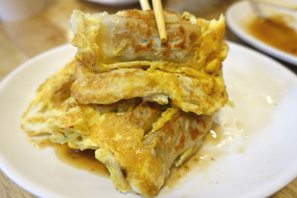 麥町吐司工房(寶興店)‧獨家蛋餃子配上中秋烤肉捲餅，傳統又有新意的早餐吃不膩!!!