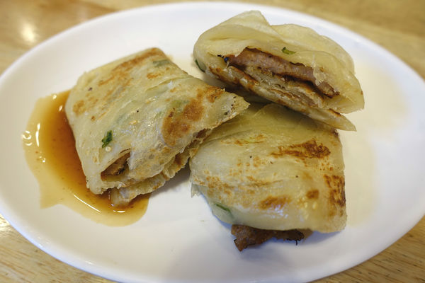 麥町吐司工房(寶興店)‧獨家蛋餃子配上中秋烤肉捲餅，傳統又有新意的早餐吃不膩!!!