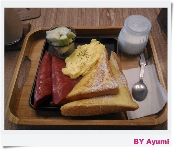 鐵鍋叔叔：[食記]來自板橋超人氣早午餐店-鐵鍋叔叔