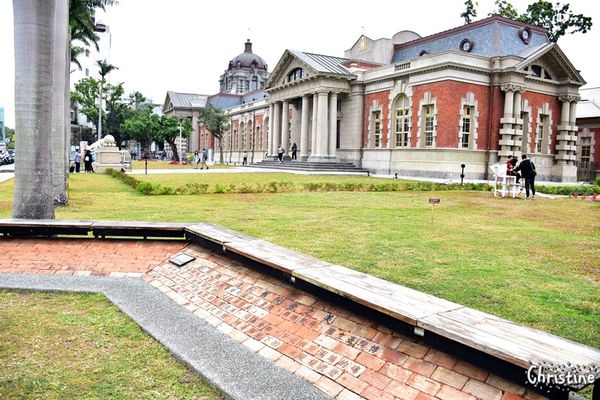 【台南。景點】中西區 / 舊台南地方法院，日治時期保留至今，巴洛克式建築，外拍殺底片，IG打卡景點