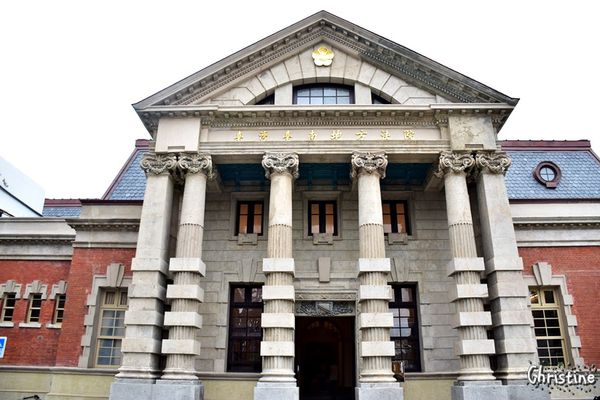 【台南。景點】中西區 / 舊台南地方法院，日治時期保留至今，巴洛克式建築，外拍殺底片，IG打卡景點