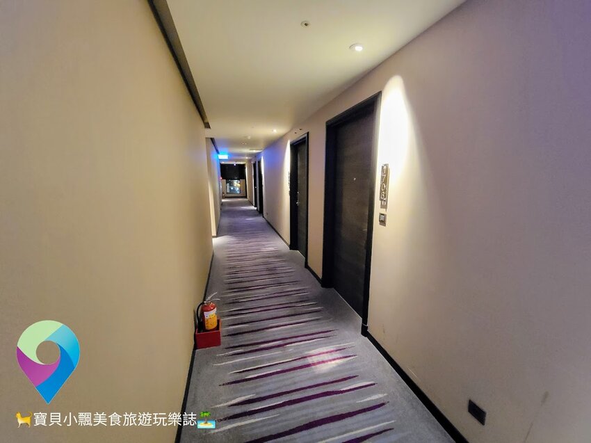 [旅宿]台南 舒適CP值極佳 免費自助式洗衣超貼心 一旁的海安路商圈 越夜越美麗 夜晚漫步好悠閒 榮美金鬱金香