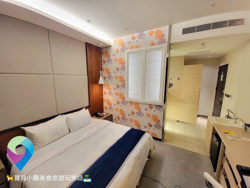 [旅宿]台南 舒適CP值極佳 免費自助式洗衣超貼心 一旁的海安路商圈 越夜越美麗 夜晚漫步好悠閒 榮美金鬱金香