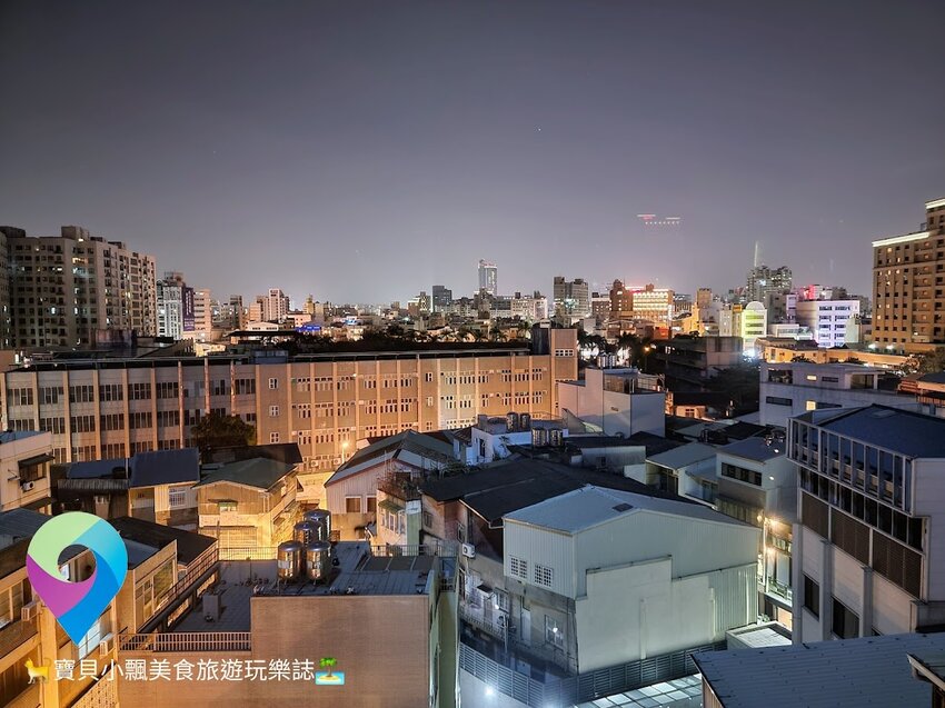 [旅宿]台南 舒適CP值極佳 免費自助式洗衣超貼心 一旁的海安路商圈 越夜越美麗 夜晚漫步好悠閒 榮美金鬱金香