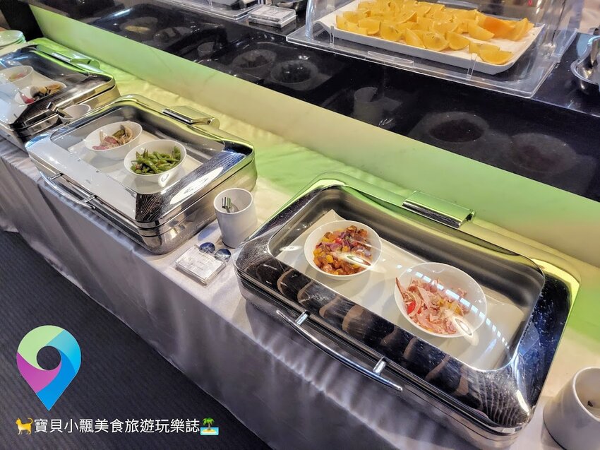 [旅宿]台南 舒適CP值極佳 免費自助式洗衣超貼心 一旁的海安路商圈 越夜越美麗 夜晚漫步好悠閒 榮美金鬱金香