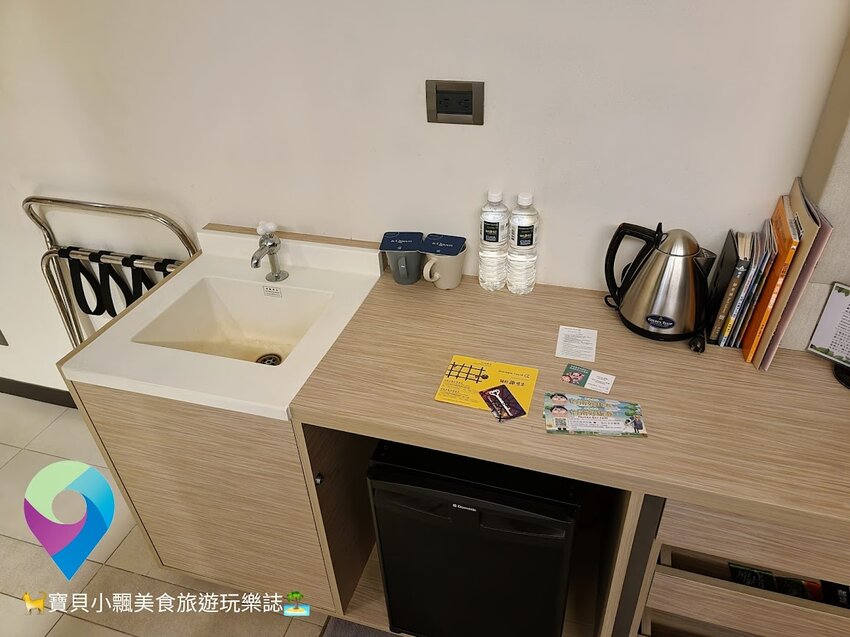 [旅宿]台南 舒適CP值極佳 免費自助式洗衣超貼心 一旁的海安路商圈 越夜越美麗 夜晚漫步好悠閒 榮美金鬱金香