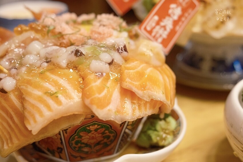 台中北區｜浮誇系海鮮丼飯第一名！新鮮爆量海鮮令人回味無窮｜信