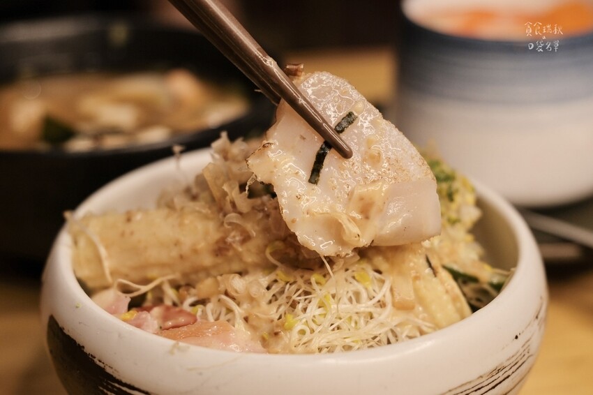 台中北區｜浮誇系海鮮丼飯第一名！新鮮爆量海鮮令人回味無窮｜信