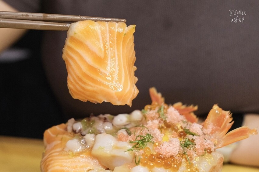 台中北區｜浮誇系海鮮丼飯第一名！新鮮爆量海鮮令人回味無窮｜信