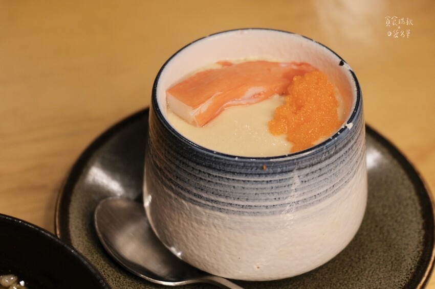 台中北區｜浮誇系海鮮丼飯第一名！新鮮爆量海鮮令人回味無窮｜信
