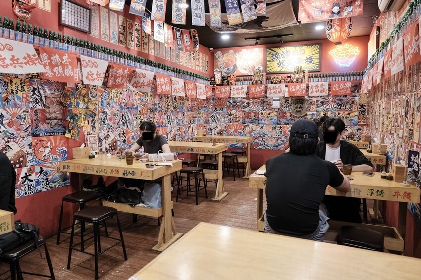 台中北區｜浮誇系海鮮丼飯第一名！新鮮爆量海鮮令人回味無窮｜信