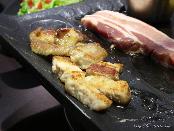 火板大叔韓國烤肉：台中美食│火板大叔韓國烤肉〃好吃韓國烤肉推薦，近中國醫藥大學，老闆是韓國人哦～