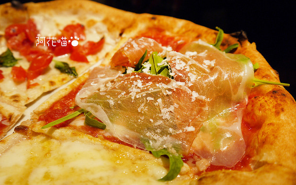 Salvatore Cuomo ＆ Bar：【忠孝復興│義式】世界冠軍披薩『Salvatore Cuomo ＆ Bar』，日本來的！微風廣場美味上菜