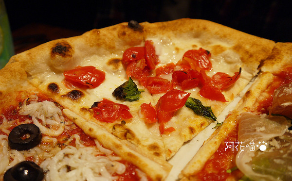 Salvatore Cuomo ＆ Bar：【忠孝復興│義式】世界冠軍披薩『Salvatore Cuomo ＆ Bar』，日本來的！微風廣場美味上菜