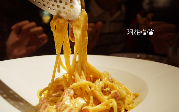 Salvatore Cuomo ＆ Bar：【忠孝復興│義式】世界冠軍披薩『Salvatore Cuomo ＆ Bar』，日本來的！微風廣場美味上菜