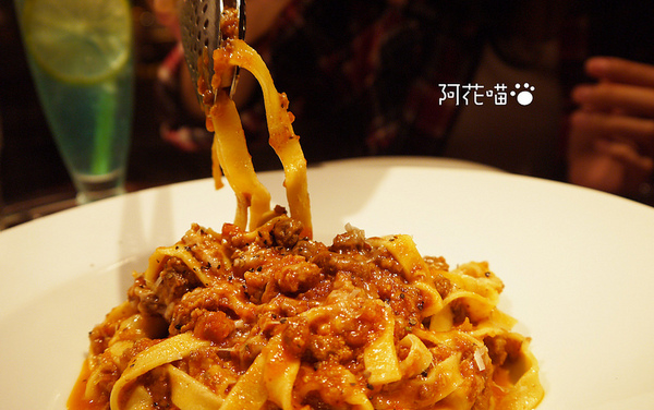 Salvatore Cuomo ＆ Bar：【忠孝復興│義式】世界冠軍披薩『Salvatore Cuomo ＆ Bar』，日本來的！微風廣場美味上菜