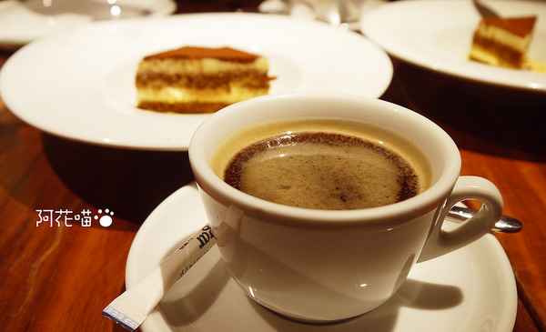 Salvatore Cuomo ＆ Bar：【忠孝復興│義式】世界冠軍披薩『Salvatore Cuomo ＆ Bar』，日本來的！微風廣場美味上菜