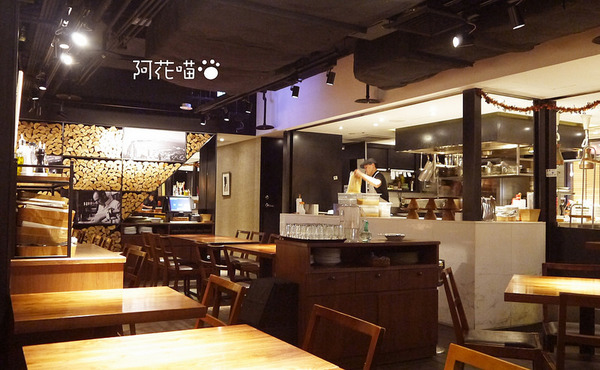 Salvatore Cuomo ＆ Bar：【忠孝復興│義式】世界冠軍披薩『Salvatore Cuomo ＆ Bar』，日本來的！微風廣場美味上菜