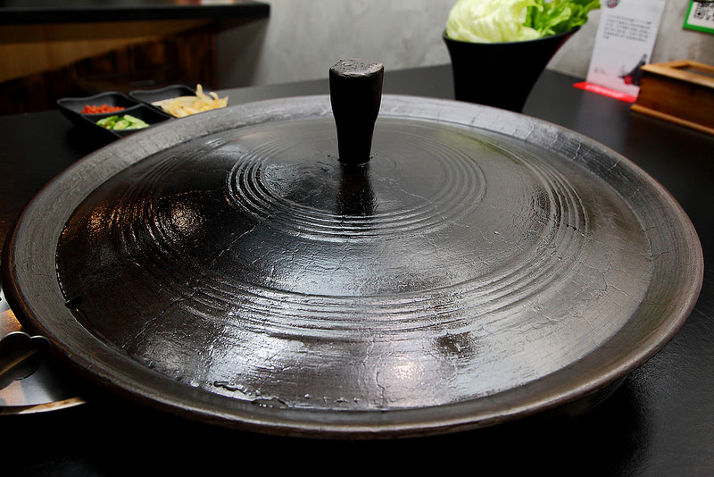 [新北板桥] 原汁原味韩国移植～传统超巨大铁锅盖韩式烤肉!