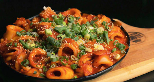 韓式辣炒中卷年糕 600.jpg