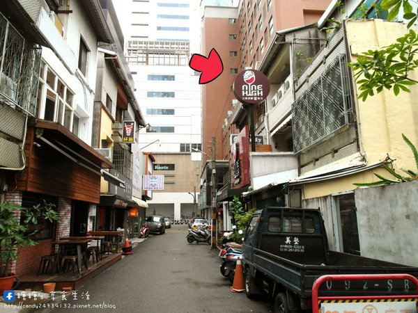 Nine High 久嗨微醺壹號店:〖台中│美食〗Nine High 久嗨微醺壹號店 ❤ 台中特色餐酒館,以獅子為主題,隱藏於巷弄中,近台中SOGO百貨~超吸睛微醺飯蛋糕登場,還有澎派炸物唷!!