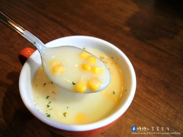 Nine High 久嗨微醺壹號店:〖台中│美食〗Nine High 久嗨微醺壹號店 ❤ 台中特色餐酒館,以獅子為主題,隱藏於巷弄中,近台中SOGO百貨~超吸睛微醺飯蛋糕登場,還有澎派炸物唷!!