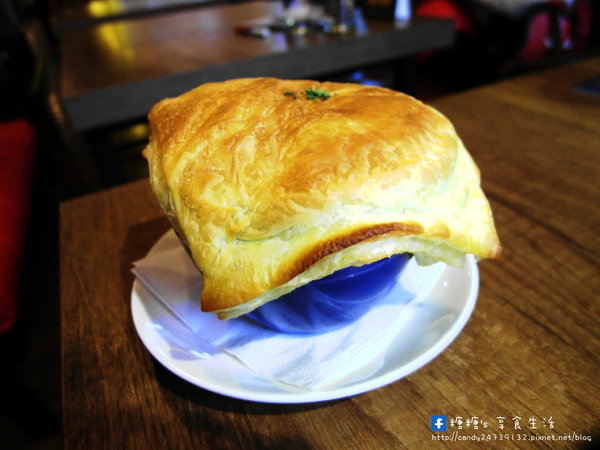 Nine High 久嗨微醺壹號店:〖台中│美食〗Nine High 久嗨微醺壹號店 ❤ 台中特色餐酒館,以獅子為主題,隱藏於巷弄中,近台中SOGO百貨~超吸睛微醺飯蛋糕登場,還有澎派炸物唷!!