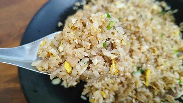 【烏來美食】雅各原住民山豬肉香腸|排隊人潮幾乎沒有停過的香腸店