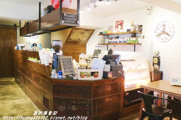 轉角198號咖啡 Corner No.198 Cafe：【[新北三重區】三重義式料理推薦 『轉角198號咖啡 Corner No.198 Cafe』義大利麵/排餐/燉飯/帕尼尼/鬆餅/咖啡/不收服務費/捷運徐匯中學