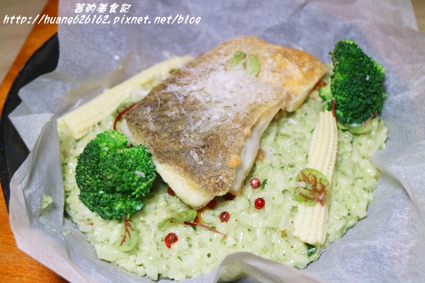 轉角198號咖啡 Corner No.198 Cafe：【[新北三重區】三重義式料理推薦 『轉角198號咖啡 Corner No.198 Cafe』義大利麵/排餐/燉飯/帕尼尼/鬆餅/咖啡/不收服務費/捷運徐匯中學