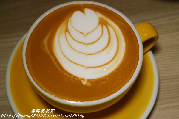 轉角198號咖啡 Corner No.198 Cafe：【[新北三重區】三重義式料理推薦 『轉角198號咖啡 Corner No.198 Cafe』義大利麵/排餐/燉飯/帕尼尼/鬆餅/咖啡/不收服務費/捷運徐匯中學