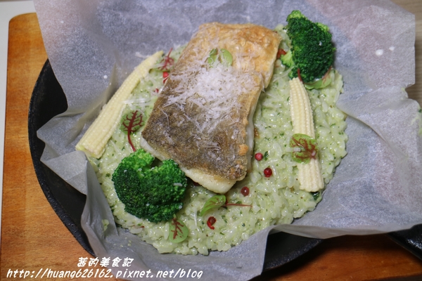 轉角198號咖啡 Corner No.198 Cafe：【[新北三重區】三重義式料理推薦 『轉角198號咖啡 Corner No.198 Cafe』義大利麵/排餐/燉飯/帕尼尼/鬆餅/咖啡/不收服務費/捷運徐匯中學