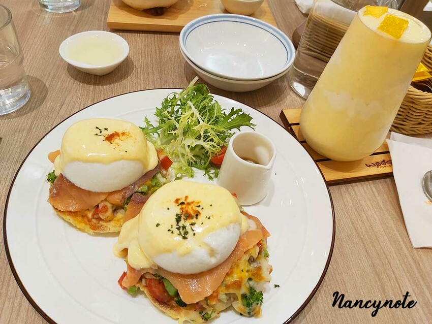 高雄三多美食:woosaパンケーキ 屋莎鬆餅屋 雲朵上的滋味 雲之優格冰沙 ㄉㄨㄞㄉㄨㄞ鬆餅 高雄下午茶 - 小N手札 Nancynote