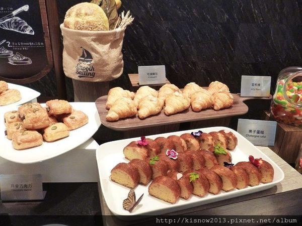 漢來18-麵包.JPG