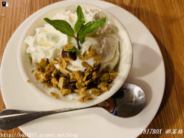 【高雄。鳳山】鳳山揪棧。老屋咖啡。蔬食餐廳