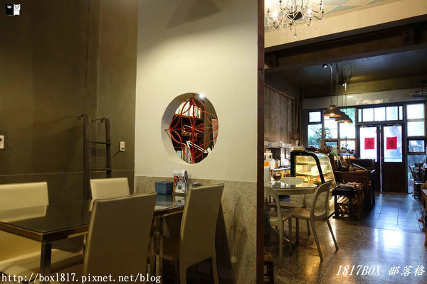 【高雄。鳳山】鳳山揪棧。老屋咖啡。蔬食餐廳