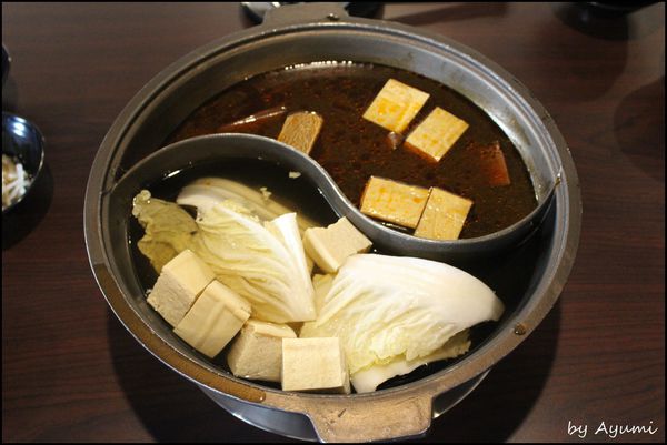 御品川 麻辣·鴛鴦火鍋：[食記]暗藏在善化巷弄的御品川 麻辣/鴛鴦火鍋