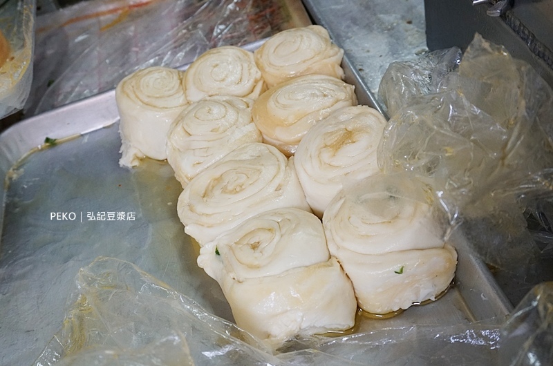 弘記豆漿店.蘆洲美食.弘記豆漿店菜單.炸蛋飯糰.溏心蛋飯糰.手工蛋餅.