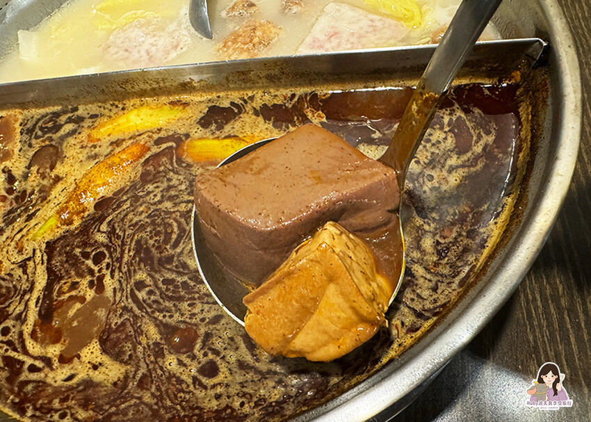 【板橋美食】有乾人麻辣鴛鴦火鍋附菜單-芋頭綿密排骨酥軟嫩,麻