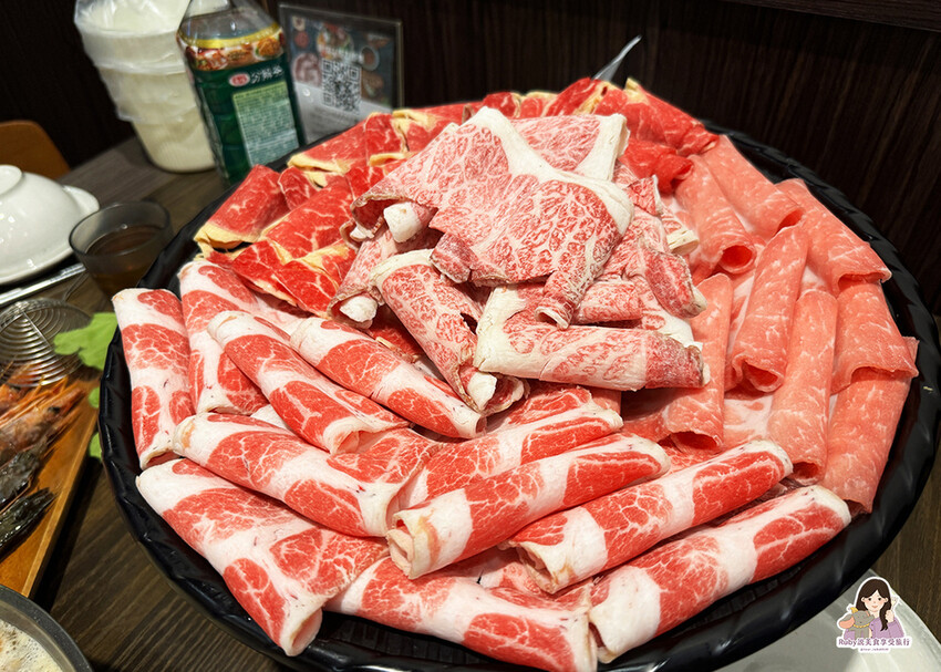 【板橋美食】有乾人麻辣鴛鴦火鍋附菜單-芋頭綿密排骨酥軟嫩,麻