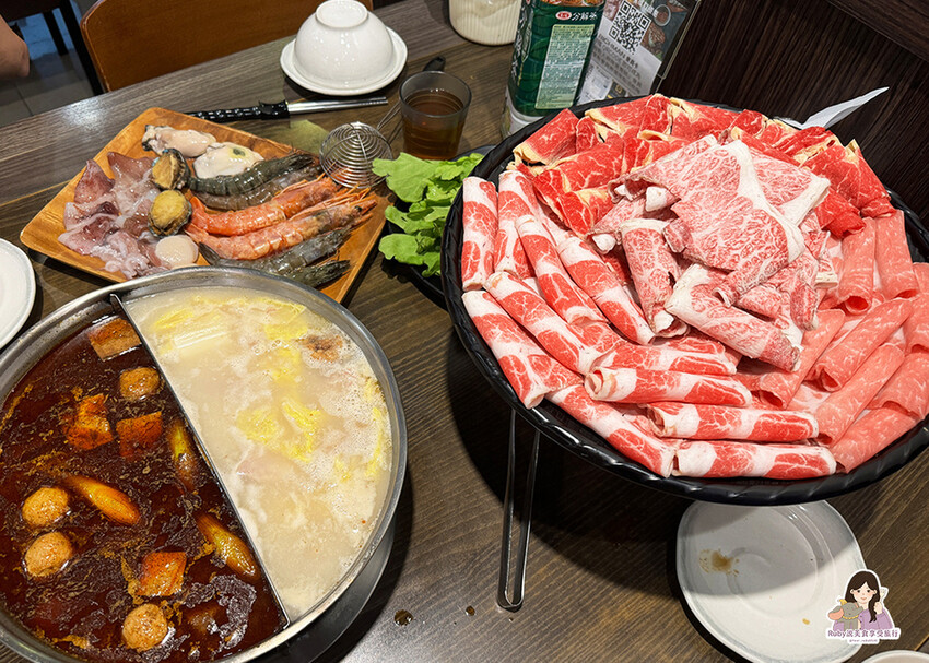 【板橋美食】有乾人麻辣鴛鴦火鍋附菜單-芋頭綿密排骨酥軟嫩,麻