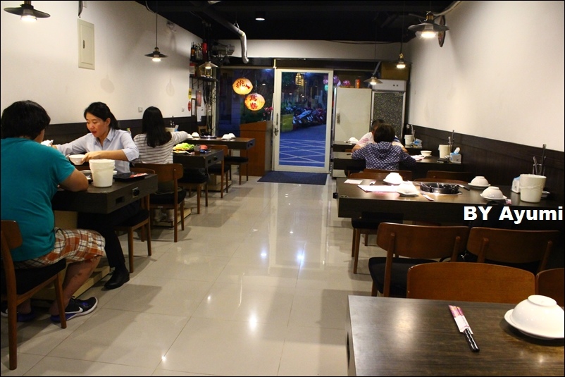 有乾人鴛鴦麻辣火鍋：『愛評體驗團』有乾人鴛鴦麻辣火鍋-麻而不辣、選用上等食材、通通是主打