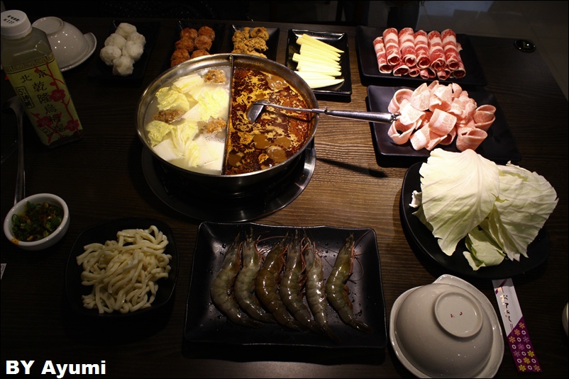 有乾人鴛鴦麻辣火鍋：『愛評體驗團』有乾人鴛鴦麻辣火鍋-麻而不辣、選用上等食材、通通是主打