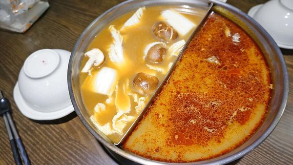 【板橋美食】有乾人麻辣鴛鴦火鍋-真材實料!吃了會著迷的隱藏版巷弄麻辣火鍋店