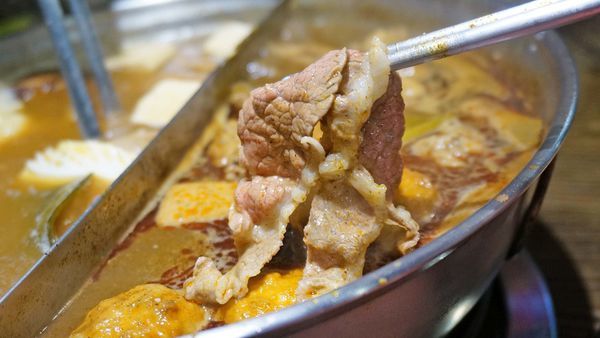 【板橋美食】有乾人麻辣鴛鴦火鍋-真材實料!吃了會著迷的隱藏版巷弄麻辣火鍋店